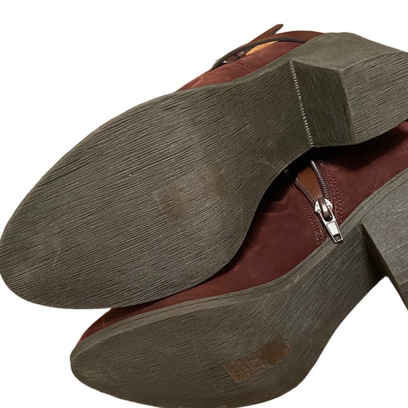 NWOT Blowfish burgundy slouchy ankle strap bootie - Picture 5 of 6